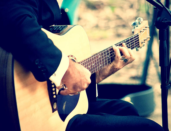 Brisbane Acoustic Singer Brad